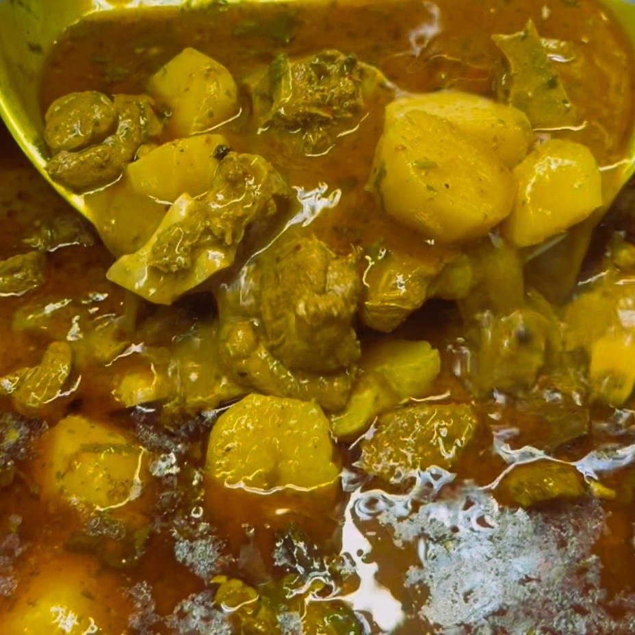 ALOO GOSHT (Goat).