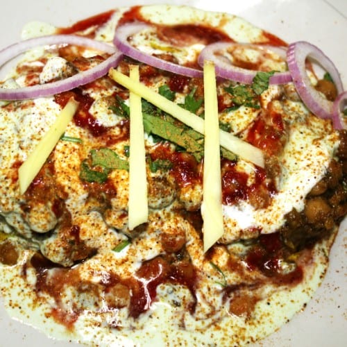 ALOO TIKKI CHAT (2 Pieces).