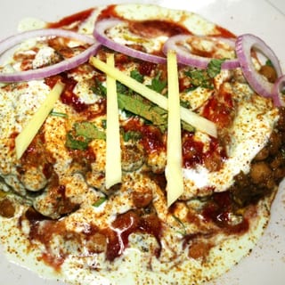 ALOO TIKKI CHAT (2 Pieces)